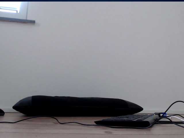 VoyeursRoom, live now on BongaCams