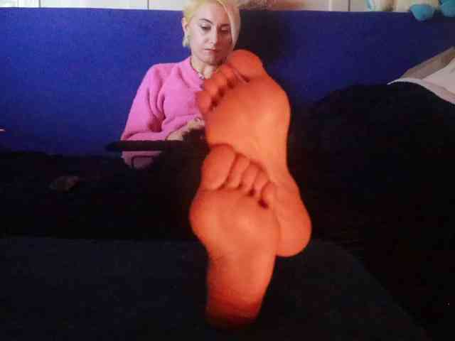 LadyMoonCash webcam
