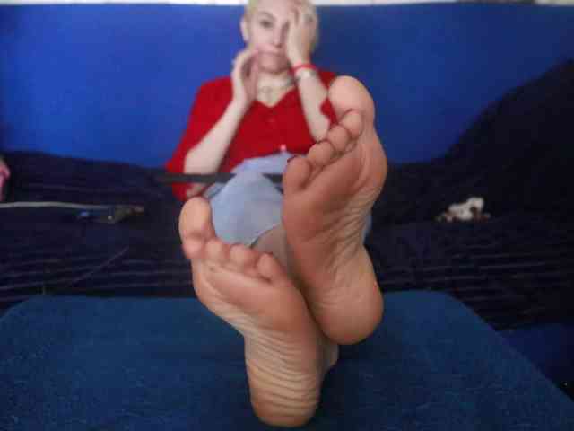 LadyMoonCash webcam