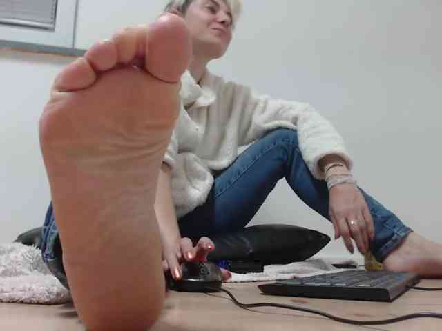LadyMoonCash webcam