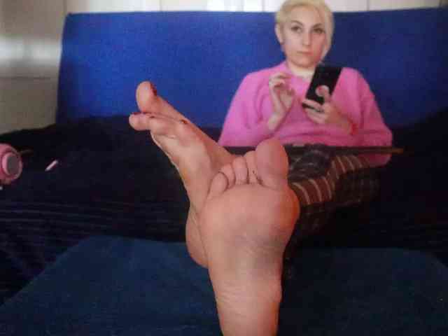 LadyMoonCash webcam
