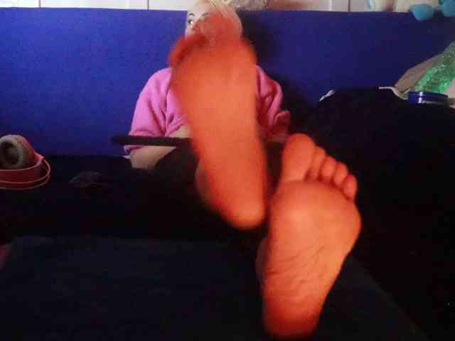 LadyMoonCash webcam