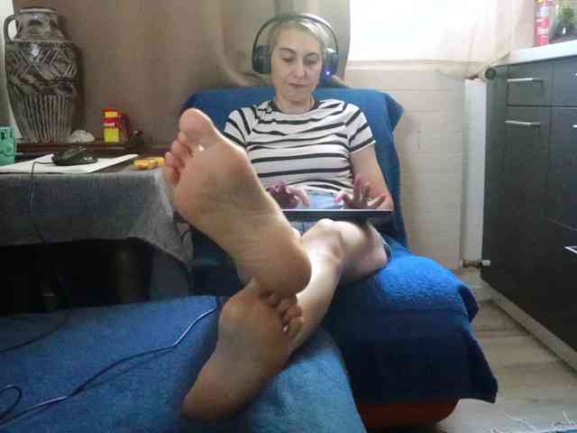 LadyMoonCash webcam