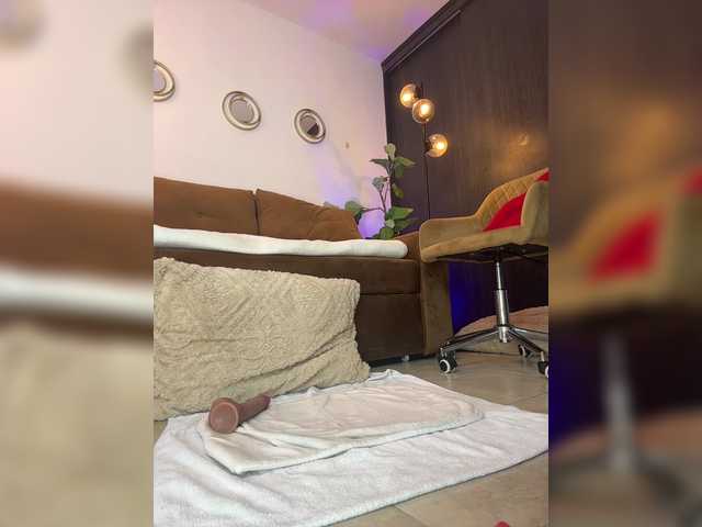 Charlize_Grey