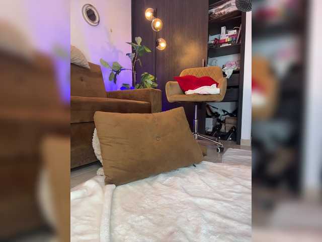 Charlize_Grey