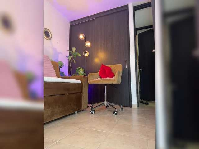 Charlize_Grey
