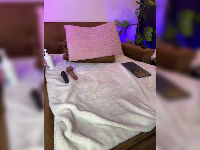 Charlize_Grey