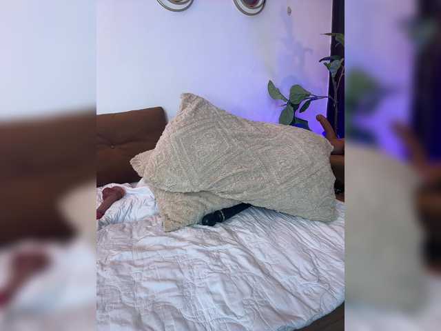 Charlize_Grey