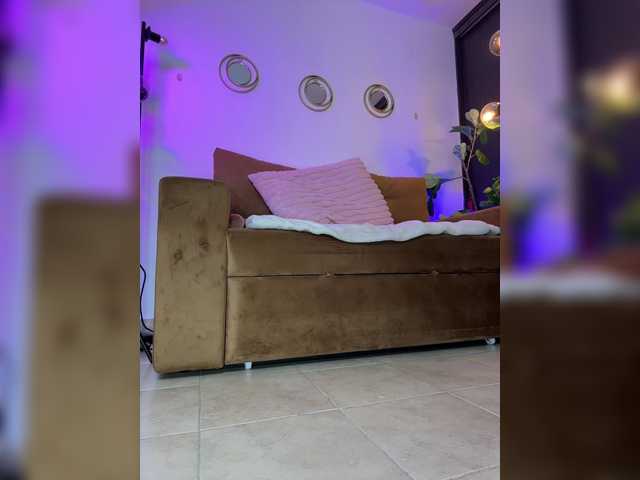 charlizexxx live cam on BongaCams