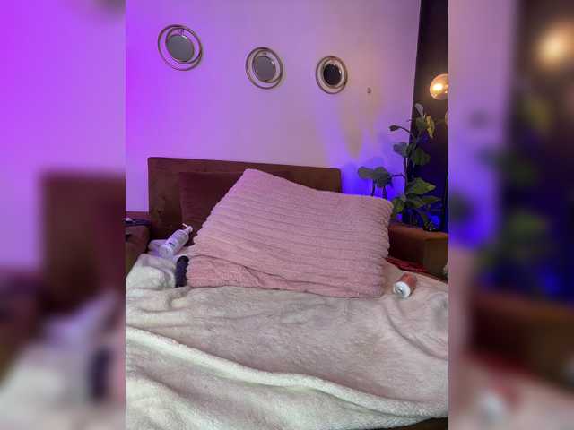charlizexxx live cam on BongaCams