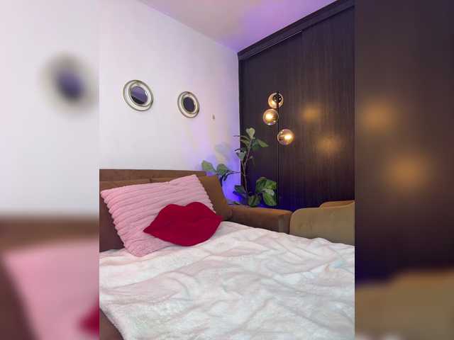 Charlize_Grey
