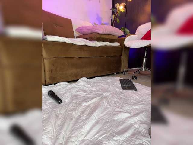 Charlize_Grey