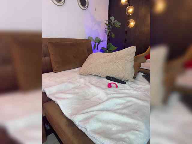 Charlize_Grey