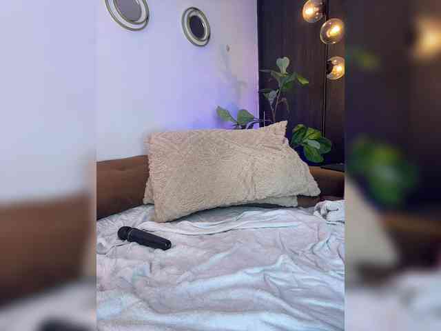 Modelo: Charlize_Grey