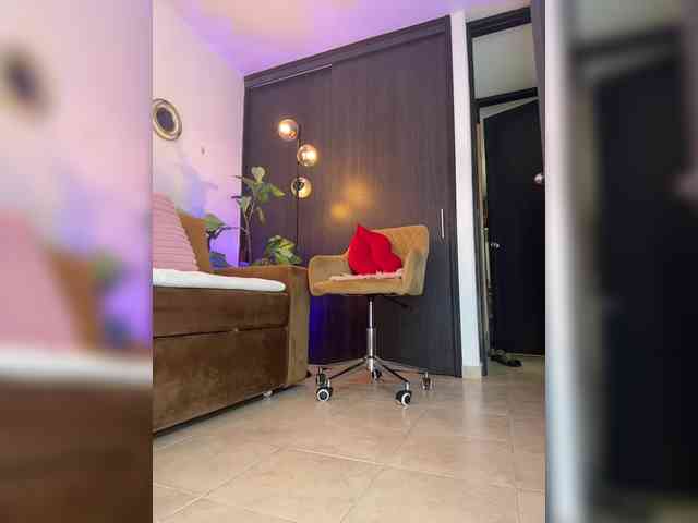 Charlize_Grey