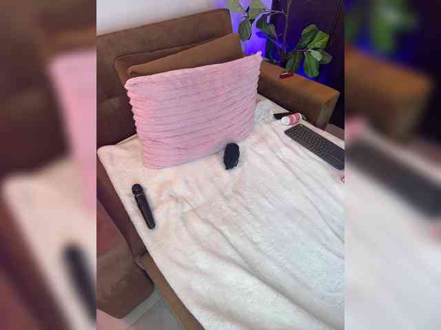 Modelo: Charlize_Grey