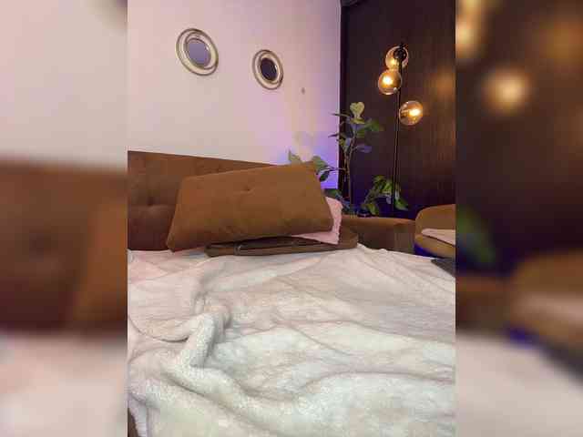 Charlize_Grey
