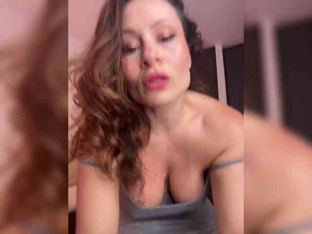 Charlize_Grey