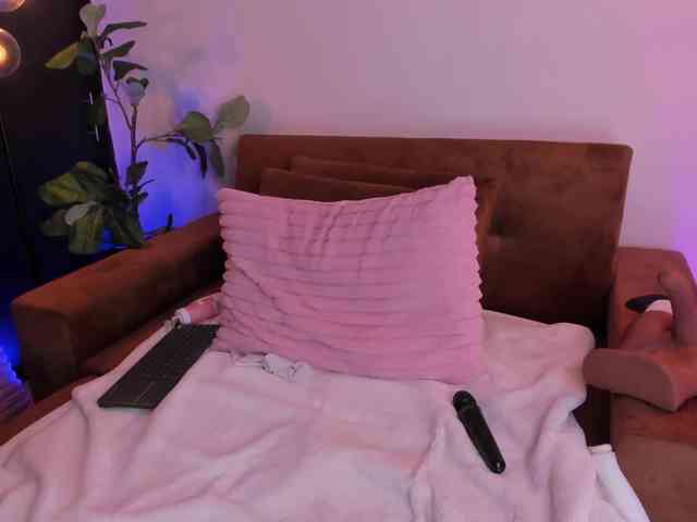 Charlize_Grey