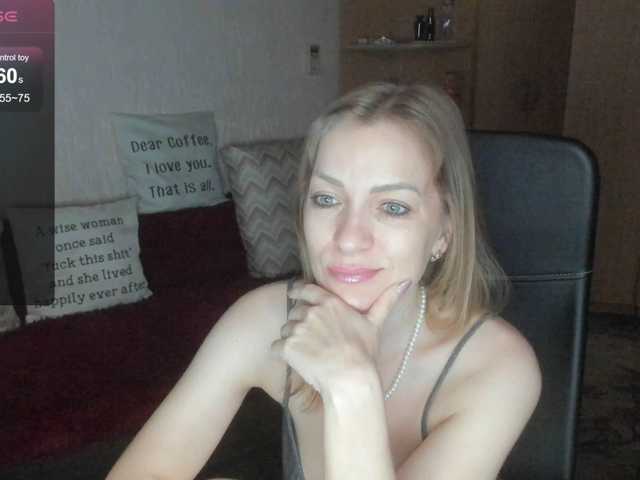 CherishSia live cam on BongaCams