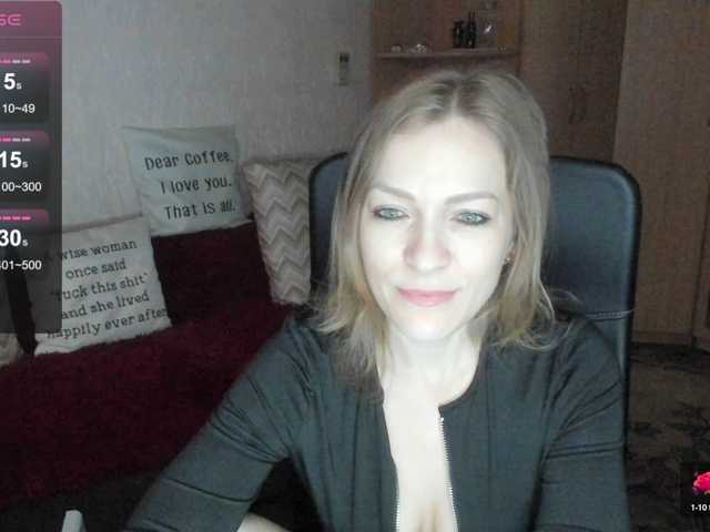 Chat with SilviaSweet live cam