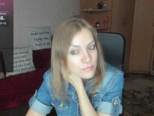 le modèle SilviaSweet est en webcam porno dans un show sur le site bongacams, il possède les tags suivants: White/Caucasian,Blonde,Shaved