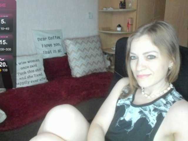 CherishSia live cam on BongaCams