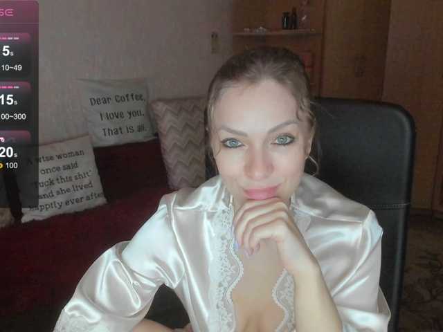 SilviaSweet — live female cam
