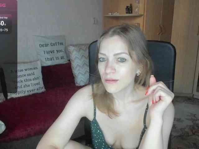 CherishSia Live Webcam on BongaCams
