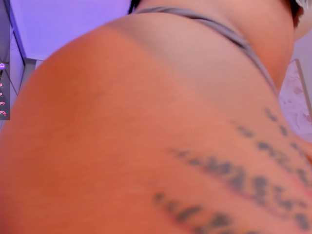 LeahJones live webcam show