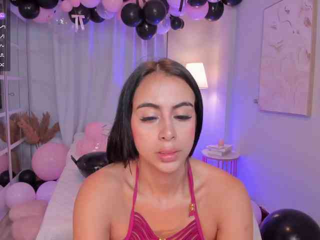 LeahJones Sex Cam Show