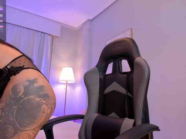 LeahJones webcam