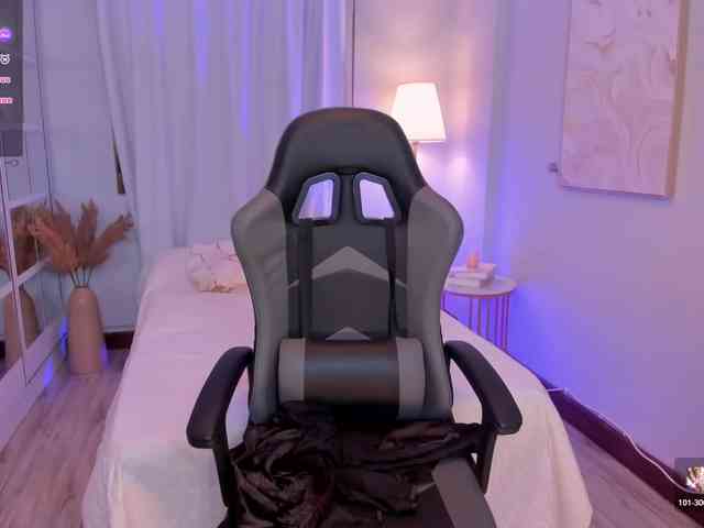 LeahJones webcam
