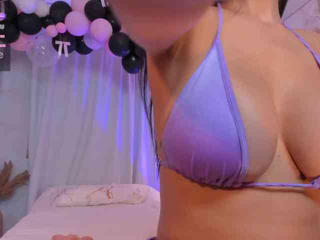 LeahJones Sex Cam Show