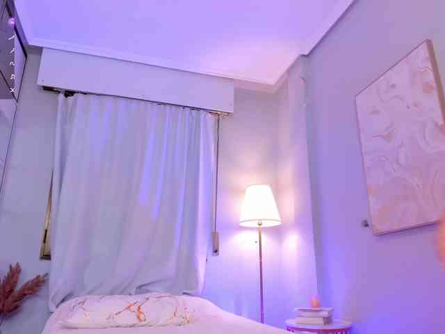 LeahJones webcam
