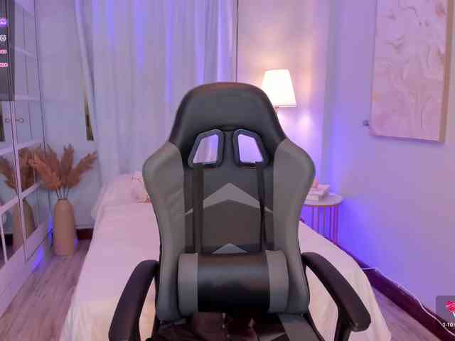LeahJones webcam