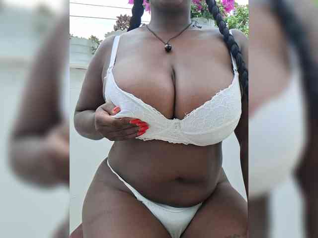 Modelo: Adrianitalove