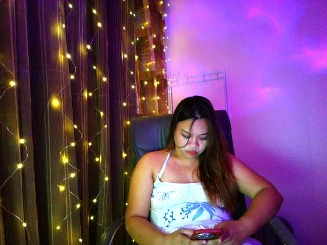 LizPrettyASia live cam on BongaCams