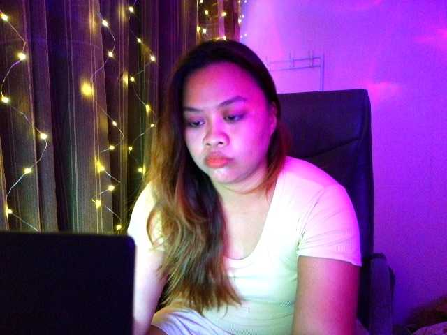 LizPrettyASia live cam on BongaCams