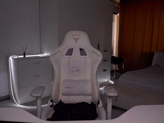 pupsik-24 live webcam show