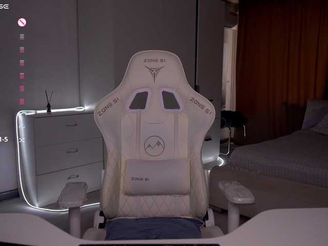 pupsik-24 live cam on BongaCams