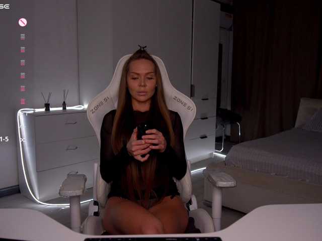 eVvushka live cam on BongaCams
