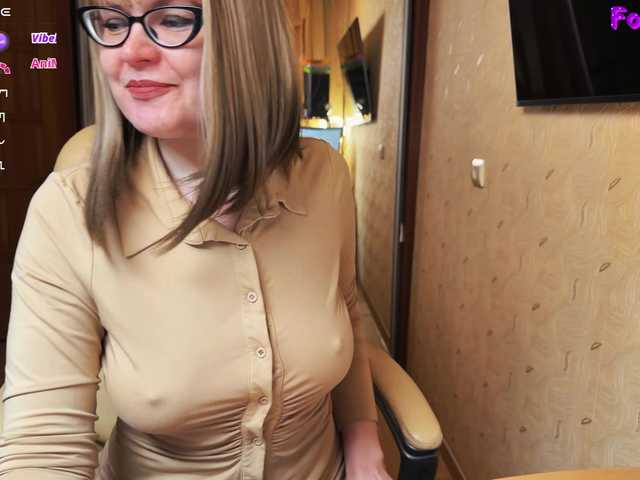 Muza-Love live cam on BongaCams