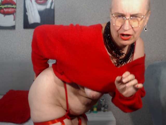 koroleva70 live cam on BongaCams