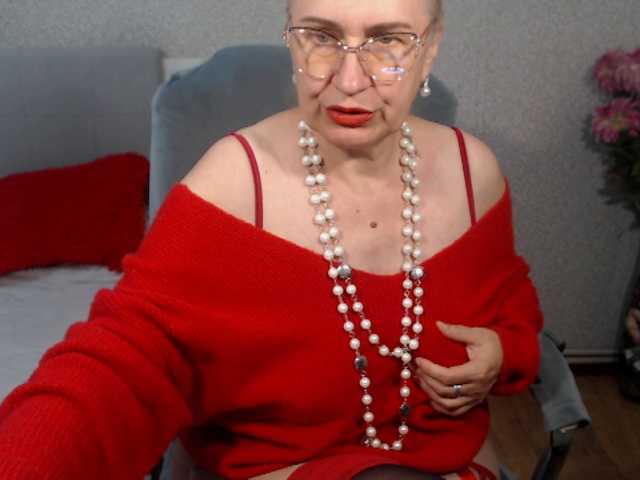 koroleva70 live cam on BongaCams