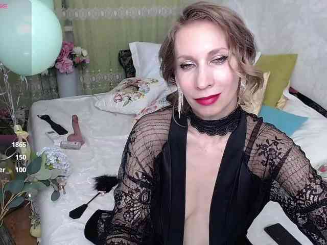 KirstenDesire webcam