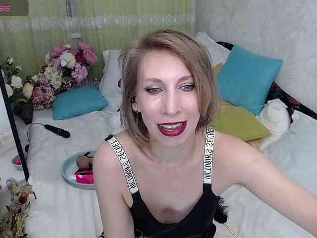 KirstenDesire webcam