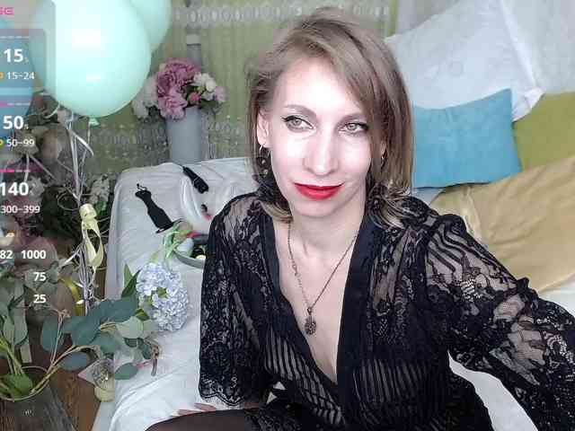 KirstenDesire webcam