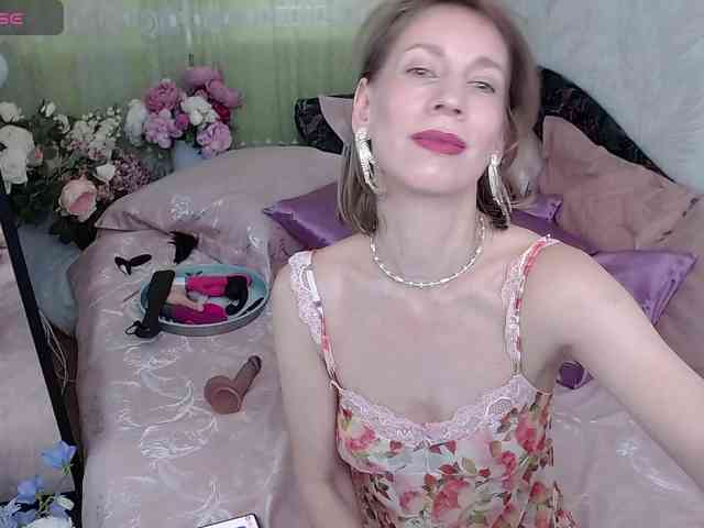 KirstenDesire webcam