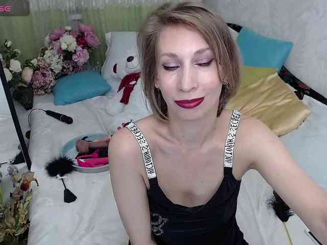 KirstenDesire webcam